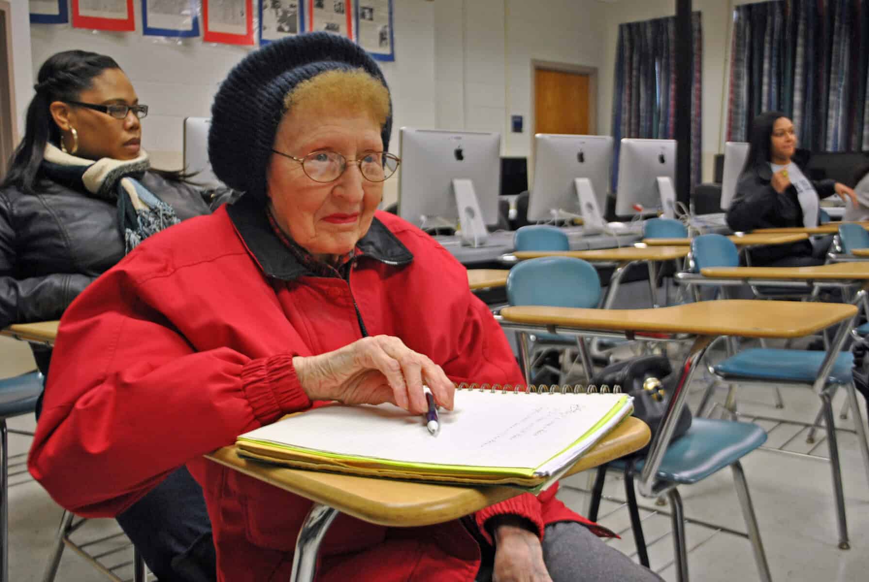 Eliezer Santiago | Photography Editor Miriam Sahl, 88, takes classes as something to do. She takes classes that she didn’t have the opportunity to take when she was in college.