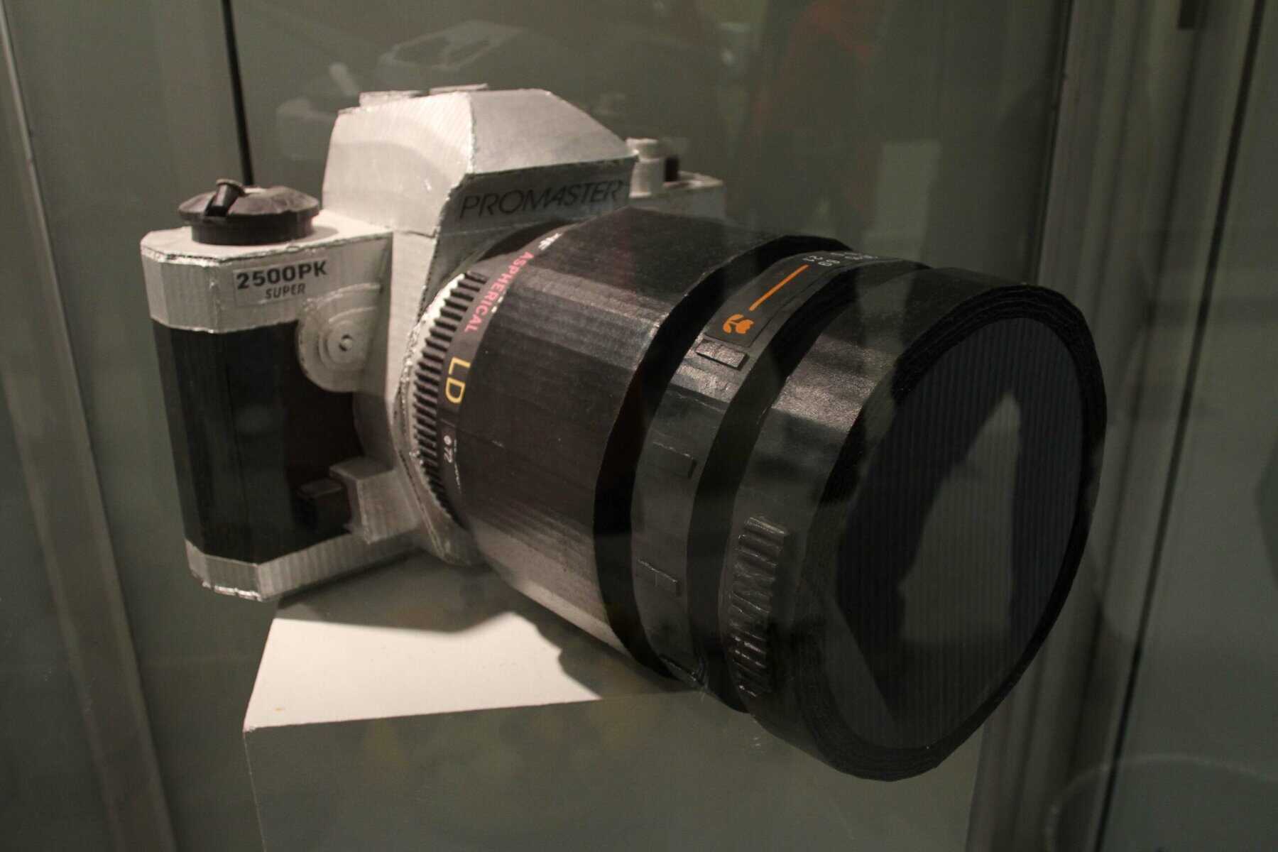 Photo Courtesy | Jake GrubmanA camera, one of three sculptures from Bianchini’s exhibit. 