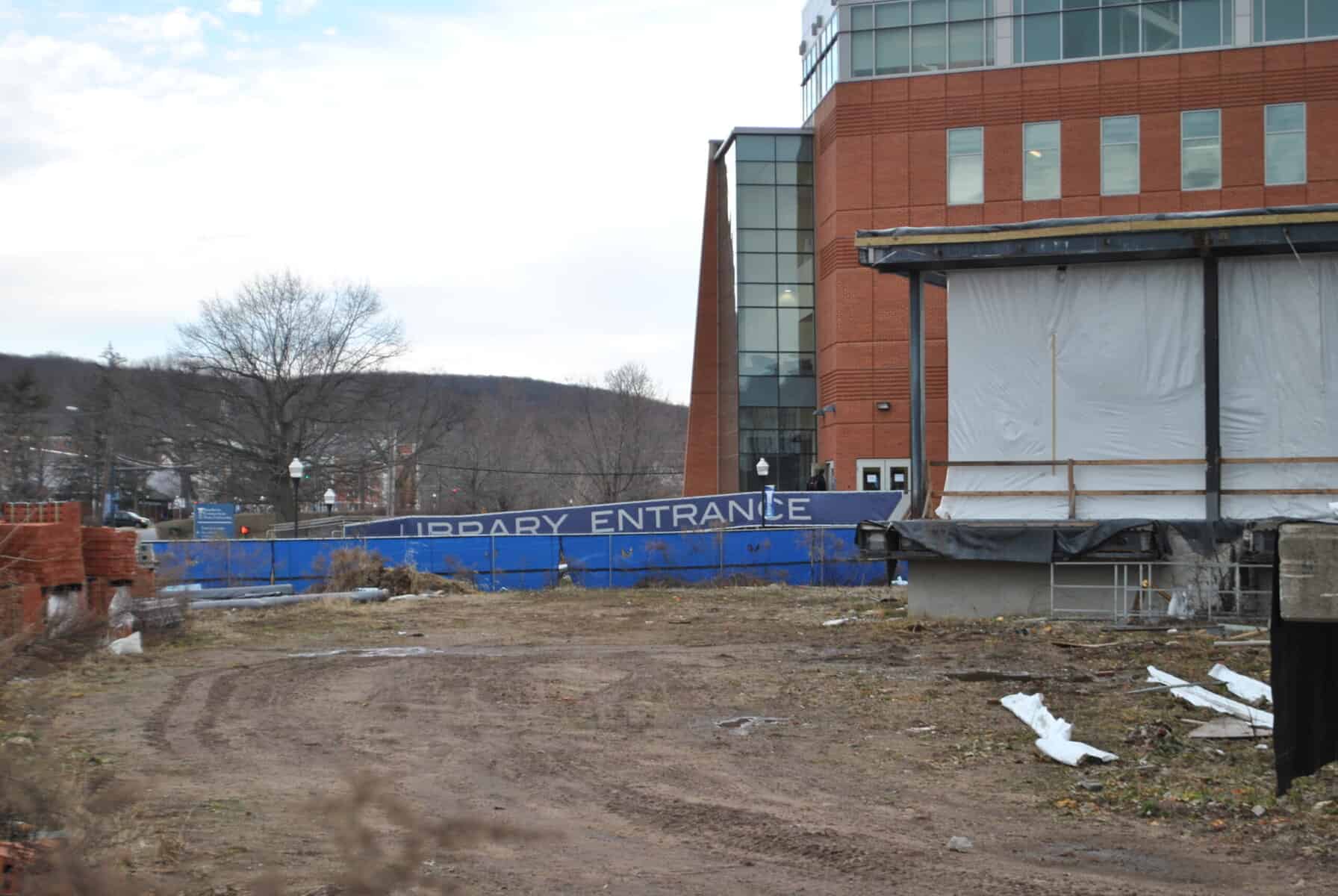 Elizabeth Dishian | Editor in Chief Work continues at Buley library with majority of the construction taking place in the location of the old library.