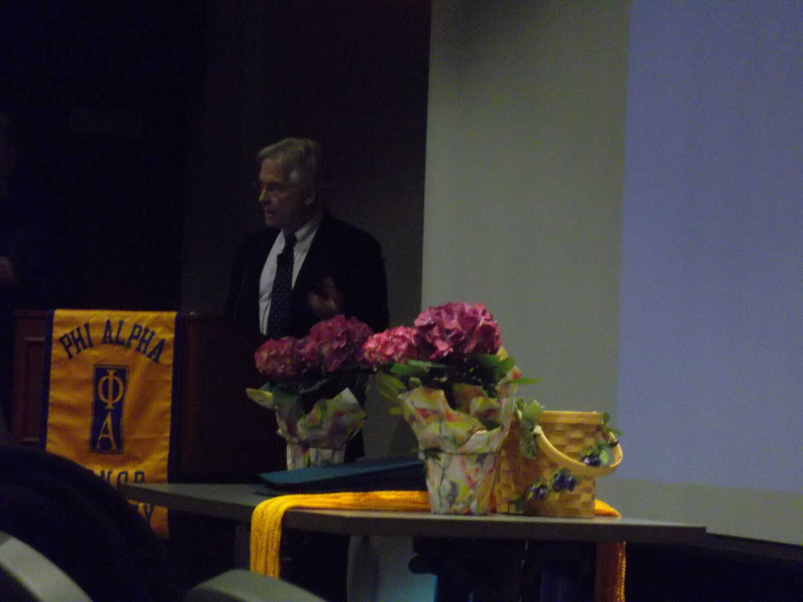 Robin Glynn | general assignment reporterDr. Steven Southwick  spoke a lecture about resilience and how to manage stress from work. 